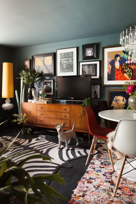 London House Tour: A Dark-Walled UK Maximalist Home | Apartment Therapy Hallway Dark, Interior Room Decoration, Interior Decorating Living Room, Vintage Apartment, Maximalist Home, Home Decor Hacks, Eclectic Bedroom, Maximalist Decor, Hall Decor