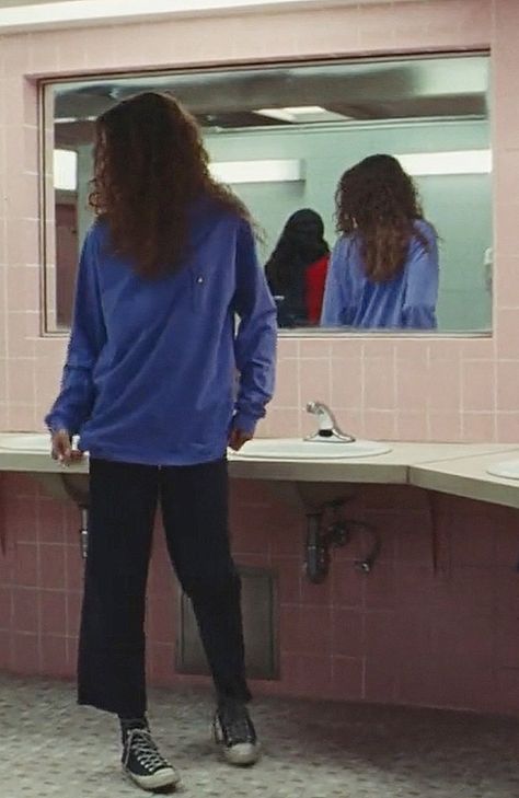 Stud Zendaya, Rue Bennett Aesthetic Outfits, Rue Bennett Style, Rue Outfits Euphoria, Rue Bennett Outfit, Rue Bennett Aesthetic, Rue Outfits, Rue Aesthetic, Rue Euphoria Outfits