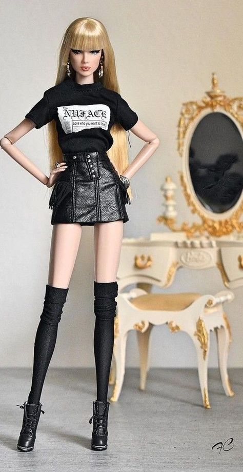 Barbie Model Fashion Dolls, Barbie Looks Outfits, Barbie Doll Outfits, Barbie Girl Doll, Kpop Stage Outfits, Kpop Stage, Barbie Top, Diy Barbie Clothes, Barbie Fashionista Dolls