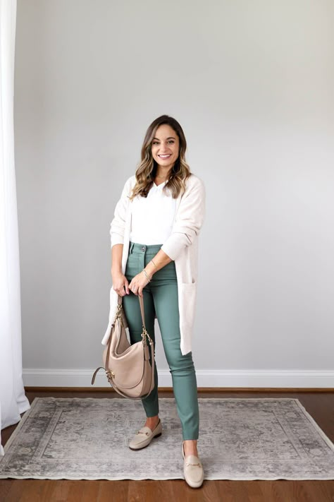 Business Casual Outfits Petite, Sneakers Outfits Summer, Pixie Pants Outfit, Casual Outfits Petite, Pants For Petite Women, Pants For Petite, Spring Business Casual Outfits, Work Pumps, Spring Business Casual