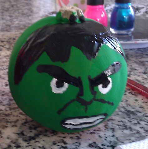 Hulk pumpkin Hulk Pumpkin Painting, Pumpkin Decorating Ideas For Contest, Hulk Pumpkin, Marvel Pumpkin, Simple Pumpkin Painting Ideas, Simple Pumpkin Painting, Paint Pumpkins Kids, Storybook Pumpkin, Story Book Pumpkin