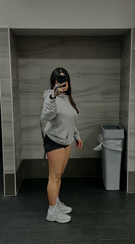 Cool Grey 11s Outfits, Cool Grey 11s, Workout Outfits Aesthetic, Grey 11s, Outfits Latina, Gym Lifestyle, Latina Outfits, Cute Gym Outfits, Outfits Dress