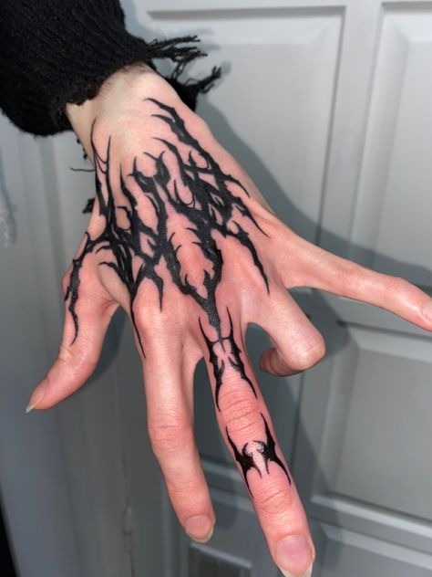 People With Tattoos Photography, Cool Grunge Tattoo Ideas, Edgy Hand Tattoos Men, Skulls Hand Tattoo, Cyberciligism Tattoo Hand, Neo Tribalism Tattoo Hand, Cool Emo Tattoos, Neotribal Hand Tattoo, Emo Tattoos For Guys