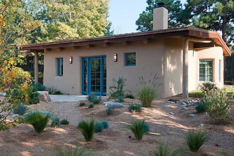 Praxis | Santa Fe, New Mexico: Projects/Casitas/Tesuque Casita Tesuque New Mexico, Santa Fe House Exterior, Small Adobe House Plans, Santa Fe Style Homes Exterior, Adobe House Exterior, New Mexico Style Home, Adobe Casita, Adobe House Plans, New Mexico House