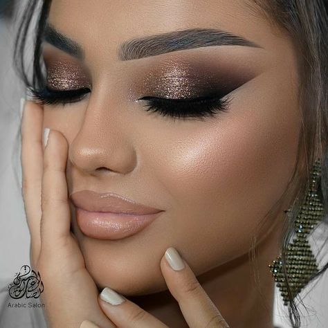 Natural Bridal Look, Eye Lashes Natural, Half Lashes, Prom Makeup For Brown Eyes, Lashes Natural Look, Glam Eye Makeup, Lashes Wispy, Cat Eye Lashes, Evening Eye Makeup