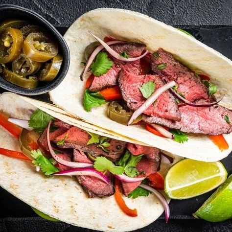 Lupe Tortilla Fajita Recipe Revealed: Get the Taste of Texas - Blend of Bites Lupe Tortilla Fajitas Recipe, Cookbook Library, Flank Steak Fajitas, Corn Tortilla Recipes, Hot Sauce Recipe, Grilled Chicken Tacos, Beef Fajitas, Bean Recipe, Fresh Guacamole