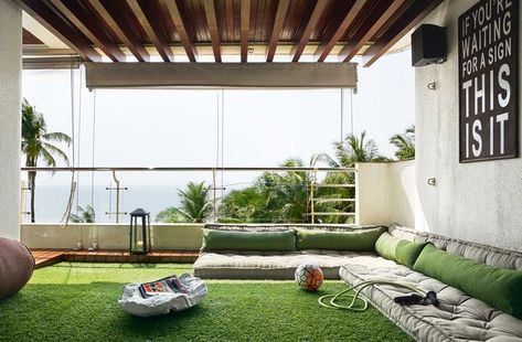 The den opens up to an enclosed green space with a seaview बेडरूम डिजाइन, Luxury Exterior, Backyard House, Terrace Garden Design, Terrace Decor, Rooftop Terrace Design, Rooftop Design, Luxury Outdoor Furniture, Modern Home Design