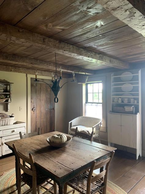 Old 1800 Homes, 1700s Colonial House Interior, 1890s Farmhouse Interior, 1800 Homes Interior, Old Country Houses Farmhouse, 1890 Farmhouse Interior, 1900s Farmhouse Interior, 1800s Farmhouse Living Room, 1800 Farmhouse Interior