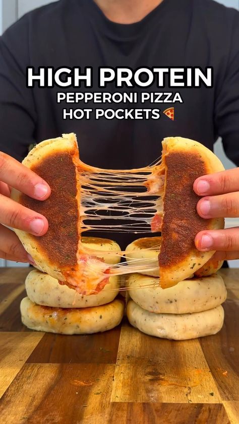 Pizza Hot Pockets, High Protein Pizza, Hot Pocket Recipes, Pizza Hot, Protein Pizza, Easy High Protein Meals, Turkey Pepperoni, High Protein Meal Prep, Hot Pockets