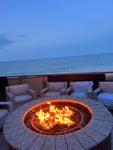 Fire pit on the beach Beach House Fire Pit, Fire Pit Beach, Beach Fire Pit, Beach House Backyard, Manifestation 2024, Surf Room Decor, Beach Aesthetics, Beach House Aesthetic, Surf Room