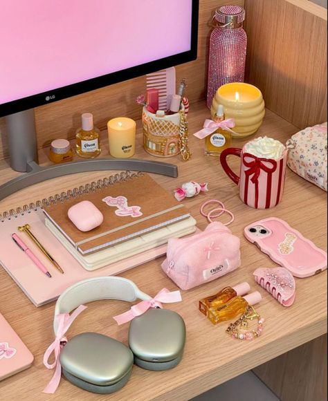 Pink Office Desk, Modern Coquette, Coquette Girl Aesthetic, Girl Desk, Spring Bedroom, Aesthetic Desk, Pink Office, Coquette Girl, Pink Lifestyle