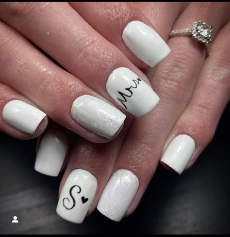 Mrs Nails Wedding, Bach Party Nails Bride, Mrs Nails Design, Batchloret Nail Ideas, Cute Bridal Nails, Wedding Nails For Bride Matte, White Wedding Nails For Bride Short, Bridal Nails Rustic, Wedding Nails For Bride Ivory Dress