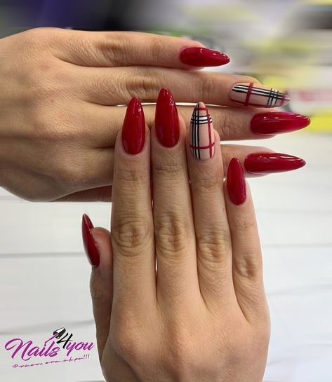 Burberry Nails, Red Acrylic Nails, Plaid Nails, Simple Gel Nails, Almond Acrylic Nails, Red Nail, Xmas Nails, Coffin Nails Designs, Fire Nails