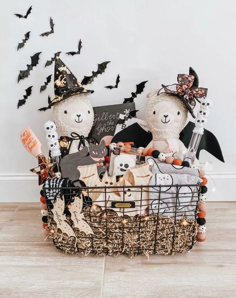 Bonaparte Falls Apart, Sparkly Halloween, Spooky Basket, Fall Gift Baskets, Boo Baskets, Halloween Gift Baskets, Halloween Basket, Kids Gift Baskets, Holiday Baskets