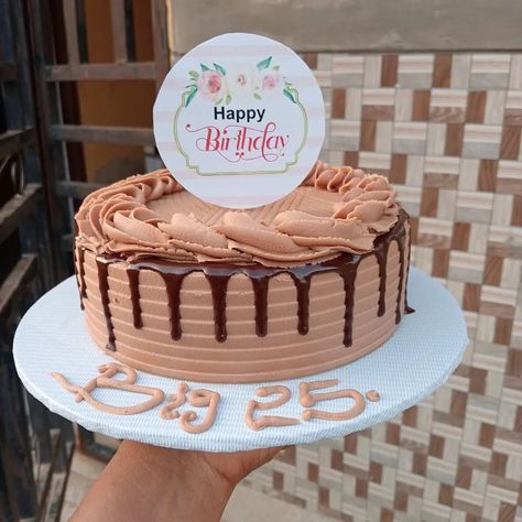 Turning 25 calls for a cake as spectacular as the milestone itself! Indulge in layers of decadence and celebrate in style with our specially crafted cakes🍰💯 Creating unforgettable memories with our slice of perfection is the highlight of your birthday🎉💃🍰 Thank you sis for trusting us to deliver👏🏼 CAKE DESCRIPTION👇 Cake size: 7inch single layer cake Flavour: Chocolate Frosting: Chocolate buttercream To place an order, kindly send us a DM. #birthdaycakeinabuja #25yrsbirthday #celebration... 7 Inch Cake Size, Single Layer Cake, 7 Inch Cake, Minnie Mouse Cake Topper, Frosting Chocolate, One Layer Cakes, Turning 25, Single Layer Cakes, Cake Inspo