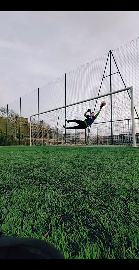 Goalkeeper Aesthetic, Goalkeeper Wallpaper, Goal Keeper, 2025 Vision, Soccer Pictures, Imagine Dragons, Instagram Ideas, Hobbies, Graffiti