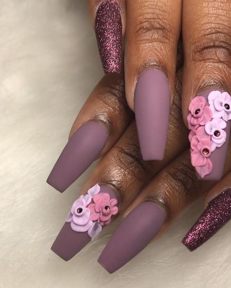 Matte Colored French Tip Nails, Colored French Tip Nails, Makeup Rose, American Nails, Gel French Manicure, Mauve Nails, Gold Ideas, Nice Ideas, Glitter Nail Polish