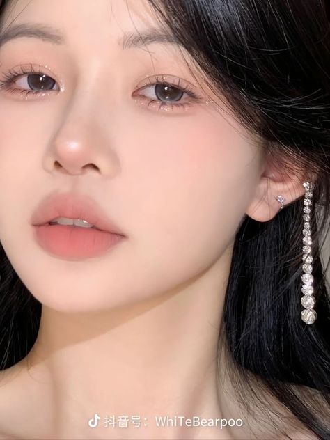 Me Up Korea, Natural Ulzzang Makeup, Korean Makeup Look For Graduation, Korean Graduation Makeup, Light Korean Makeup, Graduation Makeup Ideas Natural, Makeup Ala Korea, Apply Bronzer, Makeup Asia