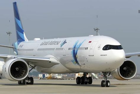 Airbus A330-900 Neo Garuda Indonesia à Jakarta/Indonésie@rizkyr_aditya #a330 #A330neo #a330900... A330 Neo, Pacific Airlines, Best Airplane, Airplane Wallpaper, Airbus A330, Malaysia Airlines, Commercial Aircraft, Civil Aviation, Fighter Pilot