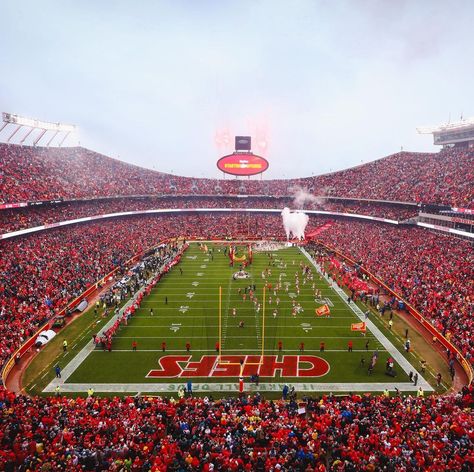 Chiefs Kansas City Chiefs Aesthetic, Chiefs Aesthetic, Kansas City Chiefs Wallpaper, Cheifs Football, Football Chiefs, Chiefs Wallpaper, Nfl Chiefs, Red Kingdom, Kc Chiefs Football