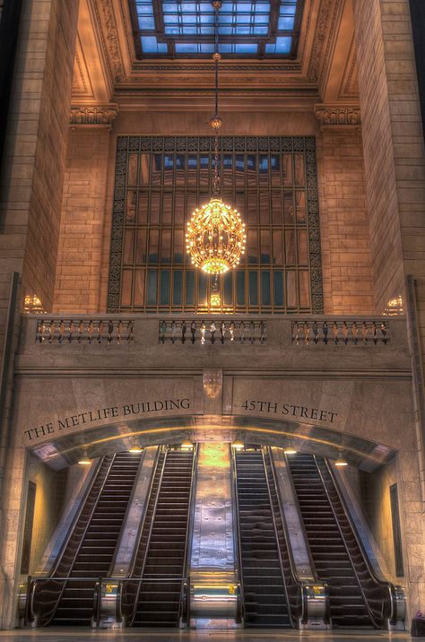 45th Street's escalators , The Grand Central Station , New York, USA Grand Central Station New York Photoshoot, Grand Central Station Illustration, Grand Central Station New York Aesthetic, Dream Company, Central Station New York, New York Grand Central Station, Grand Central Station New York, Nyc Architecture, Penn Station