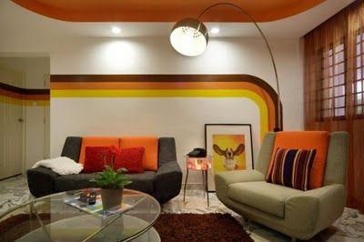 70s Inspired Living Room, 70s Living Room, 70s Interior Design, Retro Apartment, 70s Interior, Retro Interior Design, 70s Decor, Retro Living Rooms, Striped Walls