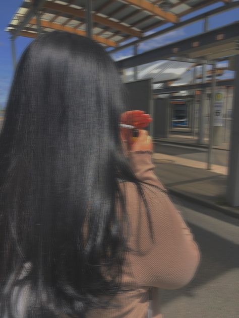 Black Hair No Face, Black Hair Faceless, Black Hair No Face Aesthetic, Black Hair Girl Aesthetic, Black Haired Girl, Girl Curtains, Black Hair Aesthetic, Girls With Black Hair, Face Aesthetic