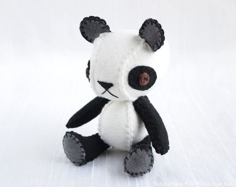 Handmade Art Dolls, Leopard Plush, Panda Plush, Felt Projects, Art Dolls Handmade, Artist Doll, Snow Leopard, Felt Diy, Felt Toys