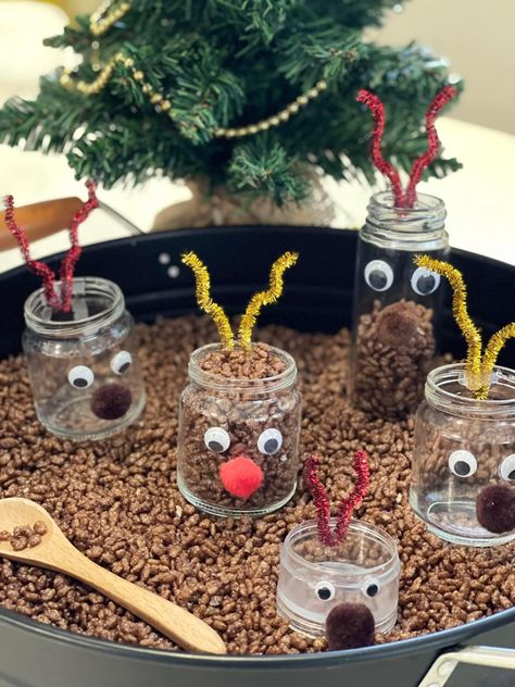 Reggio Inspired Christmas Activities, Christmas Provocations Preschool, Christmas Calendar Ideas Eyfs, Christmas Home Corner Eyfs, Christmas Reggio Activities, Reggio Emilia Christmas Ideas, Reindeer Sensory Bin, Eyfs Christmas Activities, Toddler Activities 3 Yrs Old