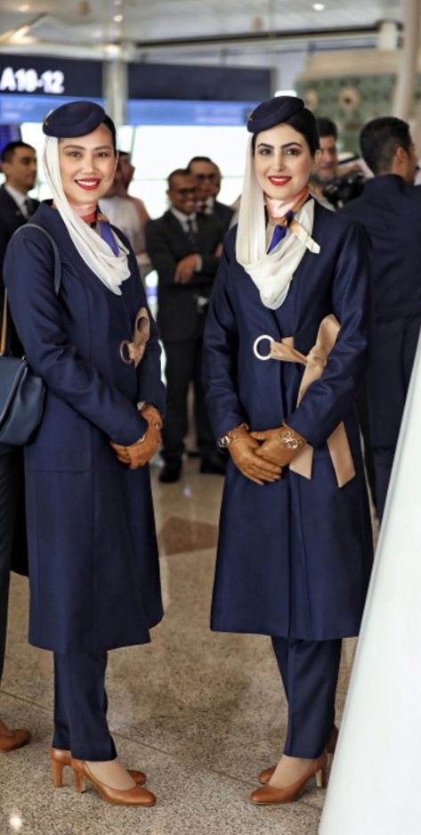 Air Hostess Uniform, Saudi Women, Airline Jobs, Airline Cabin Crew, Airline Uniforms, Flight Attendant Fashion, Air Hostess, Line Photo, Uniform Design