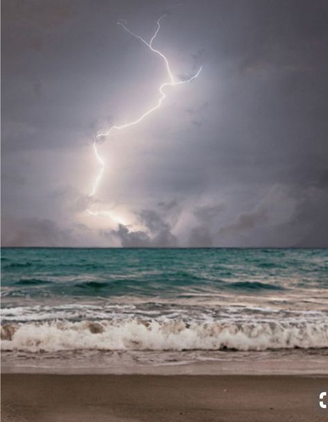 ............. Storm On Beach, Stormy Ocean, Lightning Strike, Wild Weather, Beach Bath, Stormy Sea, Lightning Storm, Stormy Weather, Pool Beach