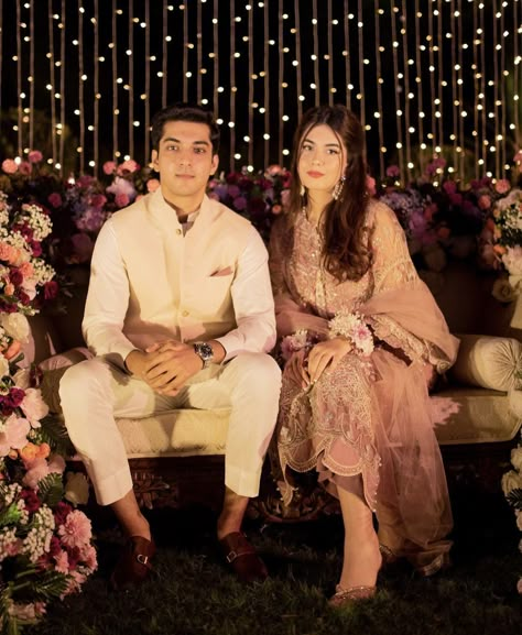 Engagement Decorations Pakistani, Baat Pakki Outfit Ideas, Dua E Khair Dresses Ideas, Dua E Khair Dresses Design, Engagement Photos Pakistani, Pakistani Engagement Look, Engagement Dress Pakistani, Baat Pakki Dress, Baat Pakki Outfit