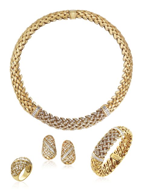 DIAMOND SUITE, TIFFANY & CO. Tiffany N Co, Tiffany And Co Gold, Tiffany And Co Jewelry, Tiffany And Co Necklace, Diamonds Necklace, Bold Rings, Jewelry Bracelets Gold, Baguette Cut Diamond, Tiffany Co Jewelry