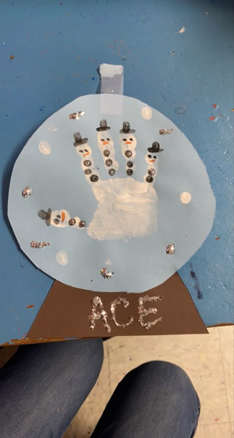 Snow Globe hand print with glitter #mallarieevans Hand Print Snow Globes, Snow Globe Crafts, Snow Gloves, Globe Art, Snow Art, Winter Project, Handprint Craft, Handprint Art, Toddler Art