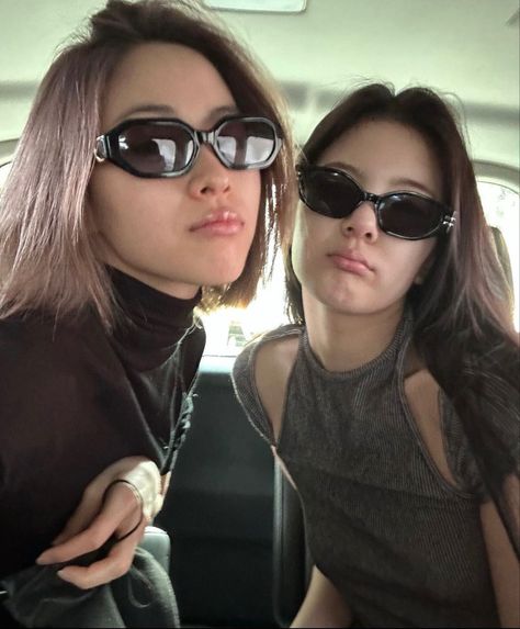 Ryujin And Lia Selca, Itzy Pics, Itzy Lia, Korean Pop, Kpop Girl Groups, Instagram Update, Manila, Korean Girl, South Korean Girls