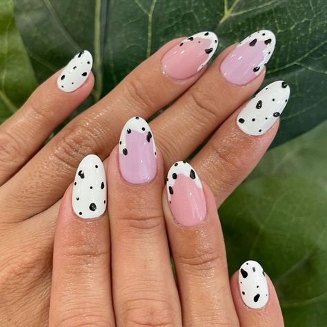 𝔊𝔢𝔩-𝔛 𝔑𝔞𝔦𝔩 𝔄𝔯𝔱𝔦𝔰𝔱 on Instagram: “101 Dalmatians 🐾 Shape: Round Length: Short Gel-X is the best and healthiest nail system out now! A healthier alternative to acrylics…” Dalmatian Makeup Women, 101 Dalmations Nails, 101 Dalmations Nail Designs, Dalmatian Nails, Disney Nails 101 Dalmatians, Instagram 101, Short Almond Nails, Nails Aesthetic, Almond Nail