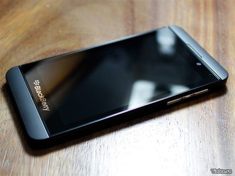 Can Blackberry make a comeback?     Blackberry 10 LSeries resurfaces, this time in Vietnam Latest Mobile Phones, Blackberry Z10, Best Mobile Phone, Latest Mobile, New Phones, Tech Gadgets, New Technology, Iphone 5, Blackberry