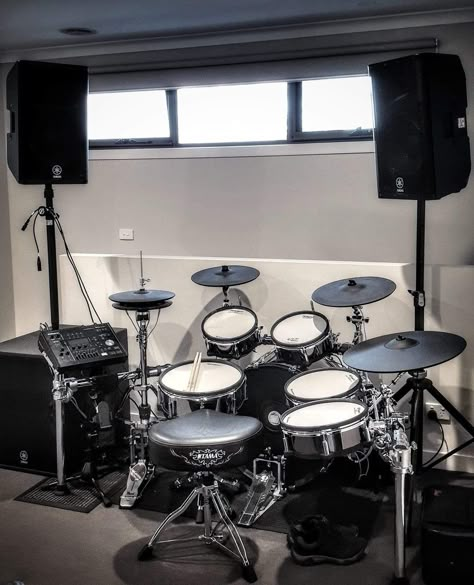 Electric Drum Set Aesthetic, Drum Set Aesthetic, Electric Drums, Electric Drum Set, 80s Bedroom Aesthetic, Music Room Design, Drum Room, Guitar Boy, Drum Band