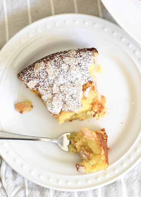 Cooking with Manuela: Italian Gluten-Free Almond-Orange Cake Manuela Almond Orange Cake, Almond Orange Cake, Orange Almond Cake, Orange And Almond Cake, Almond Flour Cakes, Gluten Free Italian, Italian Cakes, Orange Extract, Almond Cake Recipe