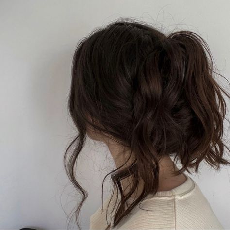 Hair, Hairstyle, Instagram Picture, Instagram Photo Ideas, Messy Bun, Bun, Perfect Curls, Beige Aesthetic, Hair Ideas, Effortless, Beauty, Brunette, Beige Feed, Instagram Poses, Photo Ideas, Aesthetic Cute Brunette Aesthetic, Messy Bun Aesthetic Faceless, Pretty Brunette Aesthetic, Beige Feed Instagram, Aesthetic Messy Bun, Messy Bun Brunette, Aesthetic Messy Hair, Messy Hair Aesthetic, Brunette Beige