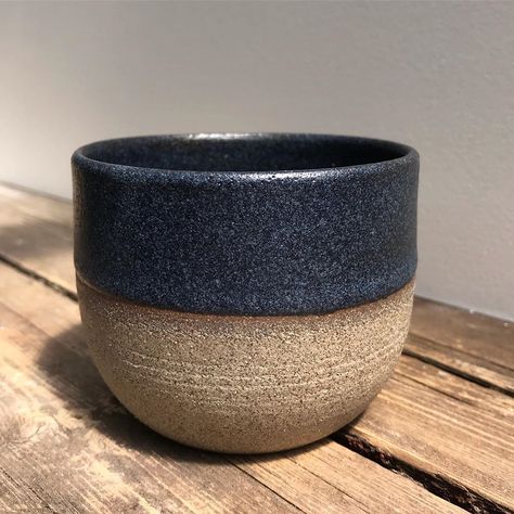 Michelle van Andel on Instagram: “Glazed with BOTZ 9888 black granite. Clay body is Sibelco 2002GG. On this clay body the glaze seems more very dark blue than black. *…” Botz Glaze Combinations, Black Pottery, Glaze Combinations, Very Dark Blue, Glaze Ideas, Blue Granite, Dark Granite, Glazing Techniques, Black Glaze