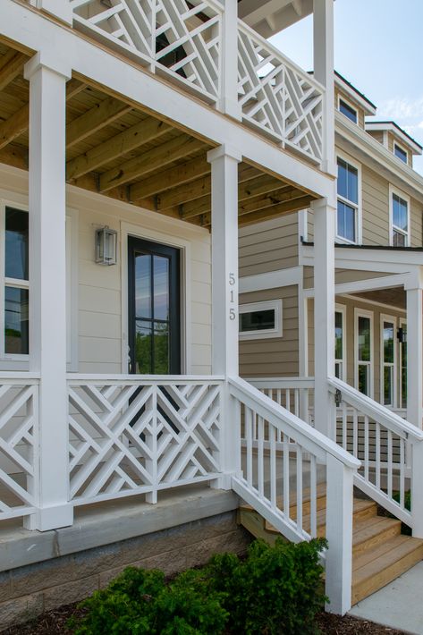 Porch Handrails, Exterior Balcony, Porch Railing Designs, Front Porch Railings, Patio Railing, Landscape Stairs, Southern Porches, Terrazzo Floors, Balcony Railing Design