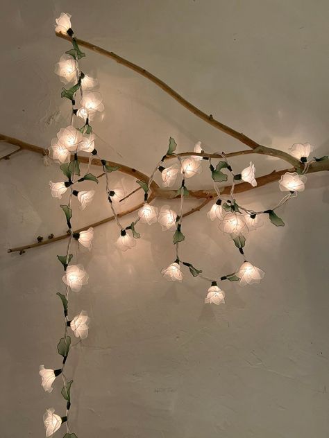 White Himalayas Flower With Leaf String Lights for Patio,wedding,party and Decoration, Fairy Lights 20 UL Warm Lights - Etsy UK Fairy Aesthetic Decor, Fairy Lights In Room, Dorm Fairy Lights, String Lights In Bedroom, Fairy Lights And Vines, Cute Decor For Your Room, Flower Bedroom Aesthetic, Room Decor Led Lights, Aesthetic Fairy Lights