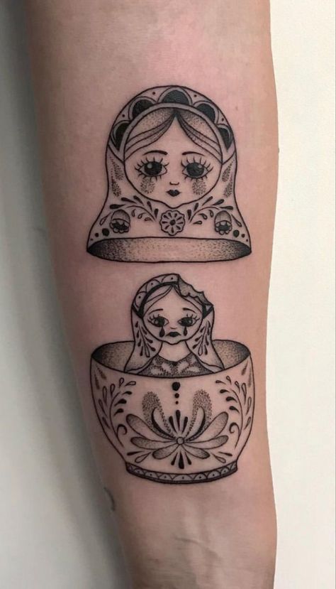 China Doll Tattoo, Russian Doll Drawing, Russian Tattoos For Women, Russian Dolls Tattoo, Russian Stacking Doll Tattoo, Matroyska Doll Tattoo, Russian Doll Tattoo Traditional, Russian Tattoo Traditional, Russian Nesting Doll Tattoo