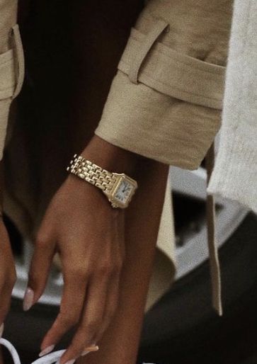 Backyard Movie Nights, Elie Saab Spring, Cartier Panthere, Old Money Style, Future Lifestyle, High Society, Old Money Aesthetic, Jewelry Inspo, Mode Inspiration