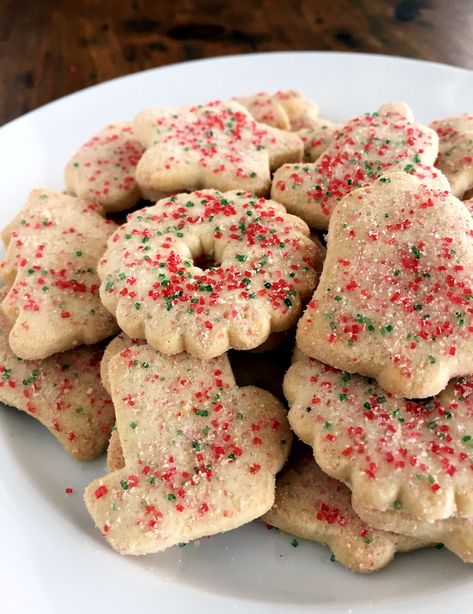 Searching for Jingles Cookies | The Great Anise Christmas Cookie Quest Anise Cookie Recipe, Christmas Biscuits Recipe, Classic Christmas Recipes, Pizza Sugar Cookie, Healthy Breakfast Bowl, Anise Cookies, Licorice Candy, Christmas Biscuits, Chocolate Bread