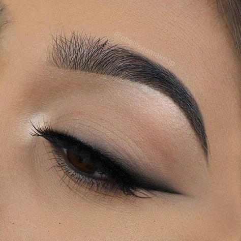 Blended Cat Eyeliner Make Up Designs, Makijaż Smokey Eye, Makeup Hacks, Eyeliner Tutorial, Eye Makeup Tips, Makeup Pictures, Makeup Goals, Makeup Designs, Eye Make