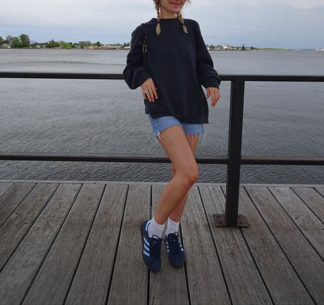 Navy Blue Samba Outfit, Spezials Outfit Women, Adidas Spezials Styled, Summer Outfits Adidas Samba, Summer Adidas Samba Outfit, Adidas Samba Outfit Shorts, Navy Sambas Adidas Women Outfit, Socks To Wear With Sambas, Adidas Samba Outfit Midsize