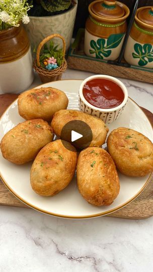 Parampara Tandon, Easy Indian Sweet Recipes, Bread Roll Recipe, Easy Evening Snacks, Street Food Recipe, Ideas For Snacks, Tiffin Recipe, Bread Rolls Recipe, Party Cooking