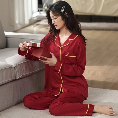 Red Pijama, Red Silk Pajamas, Silk Homewear, Loungewear Ideas, Soft Aesthetic Outfits, Silk Night Dress, Pajamas Aesthetic, Night Suit For Women, Night Gown Dress